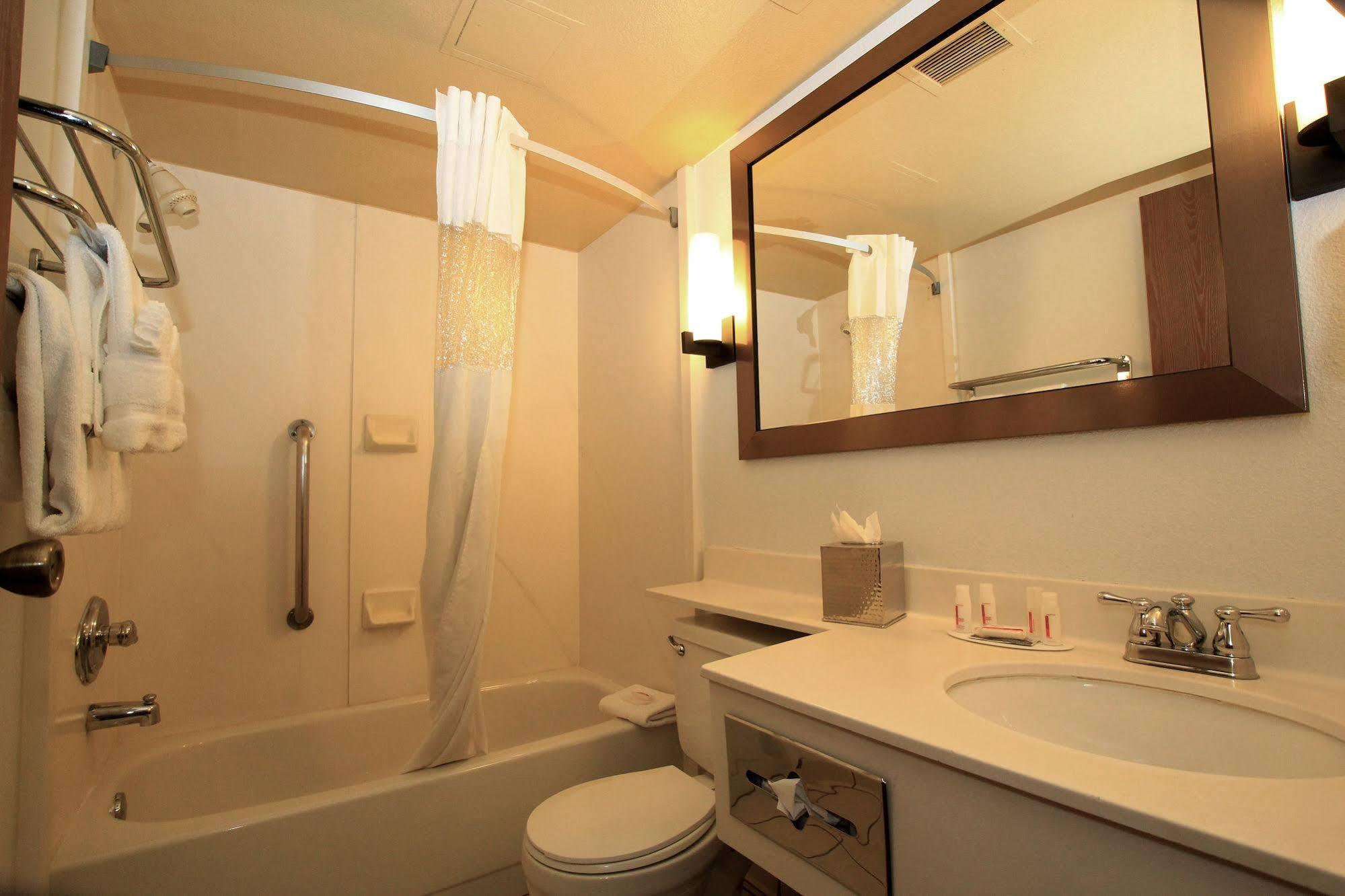 Delta Hotels By Marriott Denver Thornton Northglenn Exteriör bild